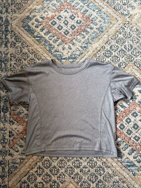 Born Outdoor Cropped Tee